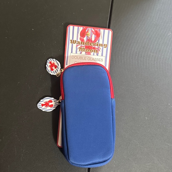 Wandering moon lobster blue and red double glass case holder - Picture 1 of 3